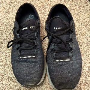 Mens under Armour tennis shoes